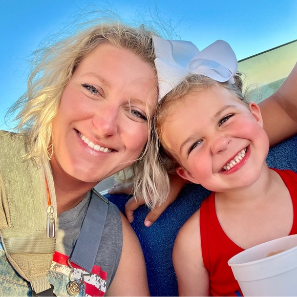 Meet your Posher, Brittany - Picture 3 of 7